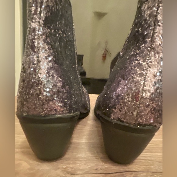 Vera Wang Princess Silver Sparkly Booties - Picture 3 of 11